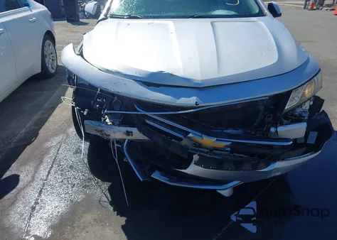 2017 Chevrolet Impala 1Lt z USA, uszkodzony, nr VIN 2G1105S38H9182369